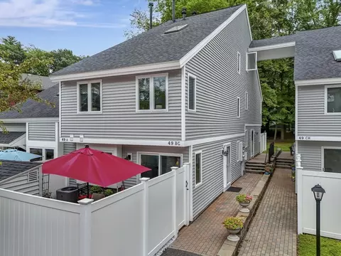 49 Meadow Pond Dr #B, Leominster, MA 01453