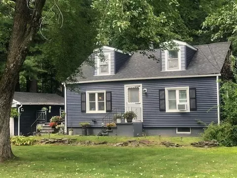 542 Dutchess St, Springfield, MA 01129 photo 1