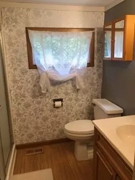 542 Dutchess St, Springfield, MA 01129 photo 8