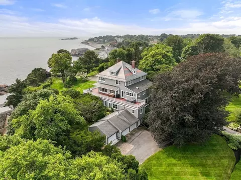 405 Ocean Ave, Marblehead, MA 01945