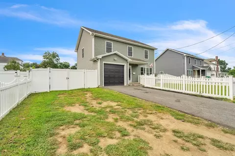25 Thomas St, Chicopee, MA 01013 photo 2