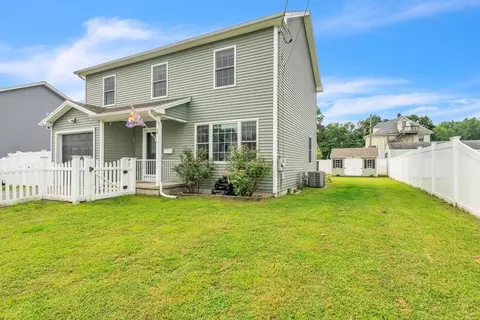 25 Thomas St, Chicopee, MA 01013 photo 3