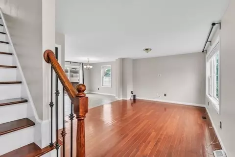 25 Thomas St, Chicopee, MA 01013 photo 6