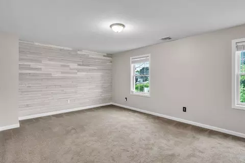 25 Thomas St, Chicopee, MA 01013 photo 20