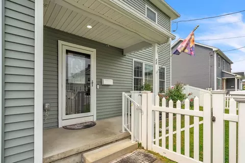 25 Thomas St, Chicopee, MA 01013 photo 4