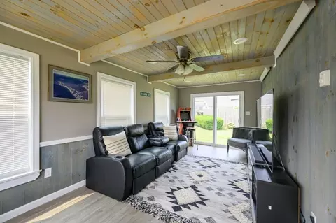 Living - 15 Packard Ave, Hull, MA 02045 photo 3 of 4