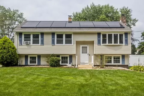 11 Dana Dr, Oxford, MA 01540