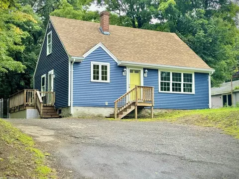 128 Main St, Rutland, MA 01543