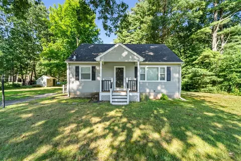 33 Greenmeadow Ln, Granby, MA 01033