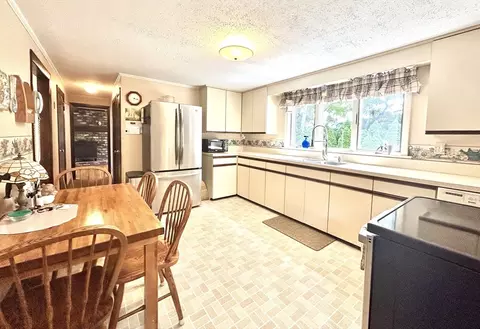 3 Tarrs Rd, Gloucester, MA 01930 photo 5