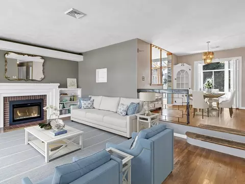 78 Central Ave, Hull, MA 02045
