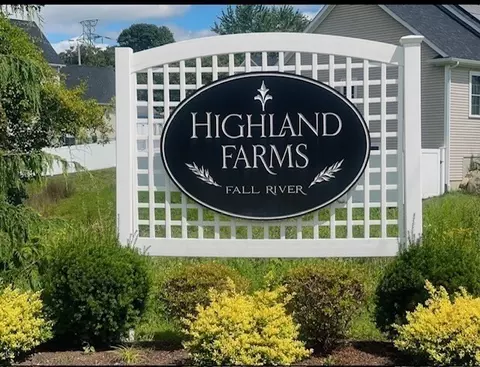 84 Highland Farm Rd, Fall River, MA 02720 photo 2