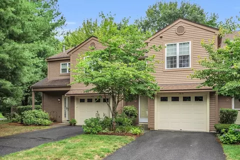 210 Ridgefield Cir #B, Clinton, MA 01510