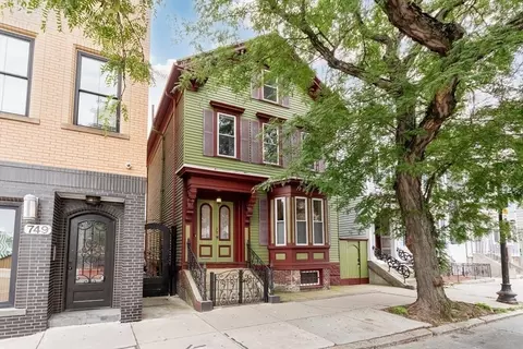747 E Broadway, Boston, MA 02127