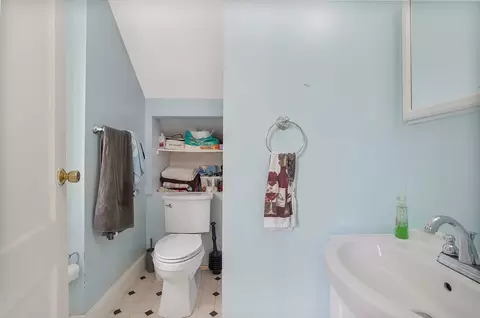Bath - 69 Monrovia St, Springfield, MA 01104 photo 1 of 1