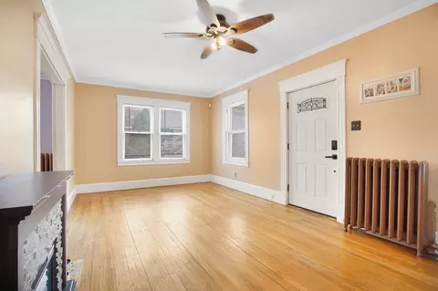 Living - 69 Monrovia St, Springfield, MA 01104 photo 1 of 4