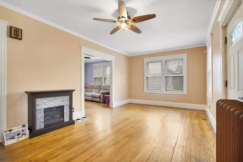 Living - 69 Monrovia St, Springfield, MA 01104 photo 2 of 4