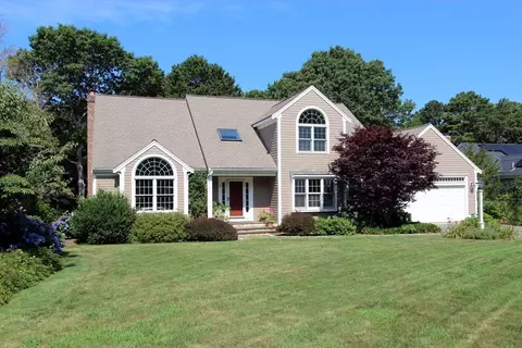 4 Brookside Cir, Mashpee, MA 02649