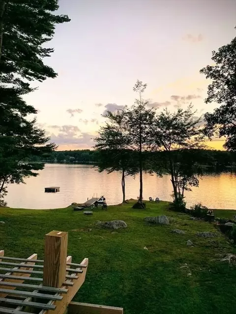 67 Lakeview Dr, Leicester, MA 01524