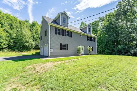 14 W Ware Rd, Palmer, MA 01069