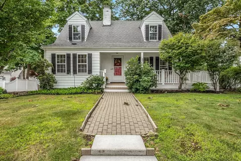 5 Chase Rd, Stoneham, MA 02180