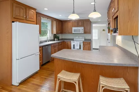 71 Grove St, Reading, MA 01867 photo 11