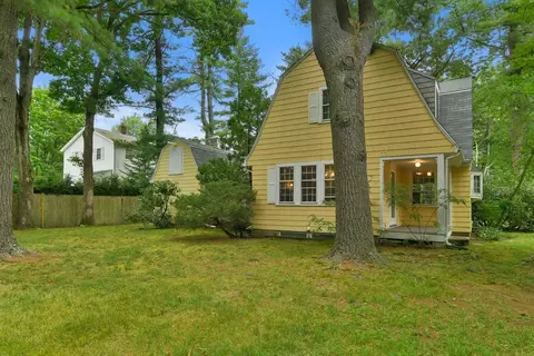 591 Common St, Walpole, MA 02081 photo 4