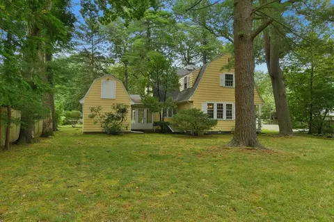 591 Common St, Walpole, MA 02081 photo 2