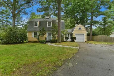 591 Common St, Walpole, MA 02081