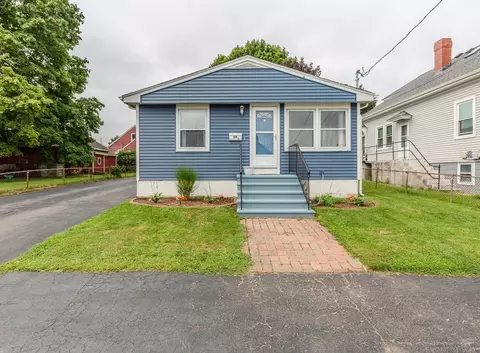 39 Irving St, North Providence, RI 02904