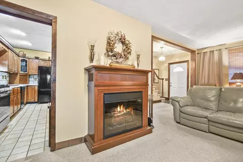 Entry Way - 45 Staples Ave # A, Everett, MA 02149 photo 2 of 2