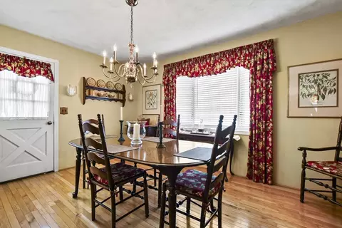 Dining - 45 Staples Ave # A, Everett, MA 02149 photo 1 of 2