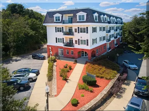 350 Greene St #308, North Andover, MA 01845