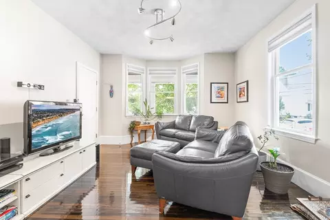 Living - 80 Linden St #A, Everett, MA 02149 photo 1 of 2