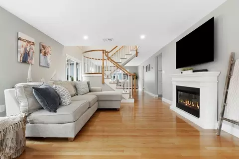 1 Lobao Dr, Danvers, MA 01923 photo 9