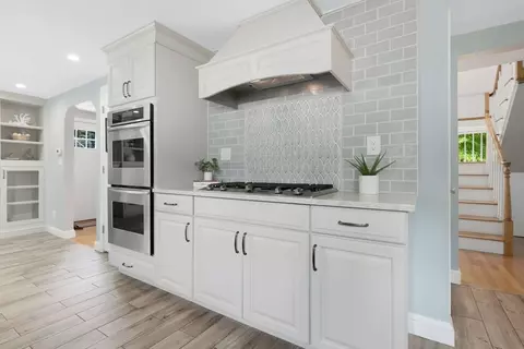 1 Lobao Dr, Danvers, MA 01923 photo 4