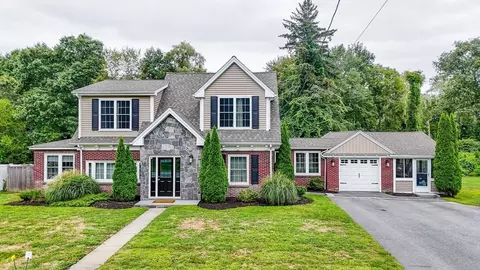 164 Pond St, Georgetown, MA 01833