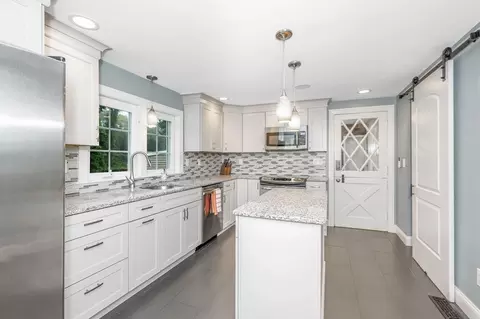 164 Pond St, Georgetown, MA 01833 photo 4