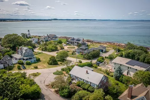 23 Norwood Hts, Gloucester, MA 01930