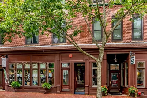 57 Main St #4, Amesbury, MA 01913