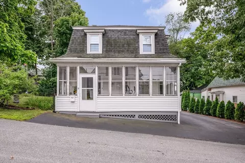 9 Sanborn St, Lowell, MA 01850