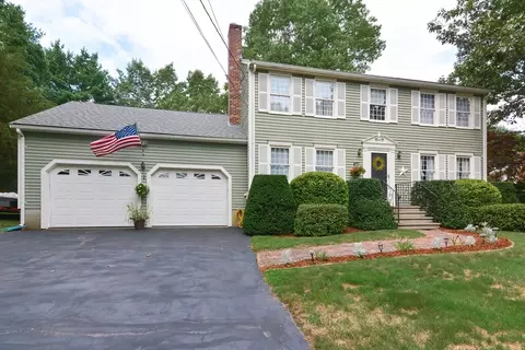 7 Treeland Dr, Walpole, MA 02081