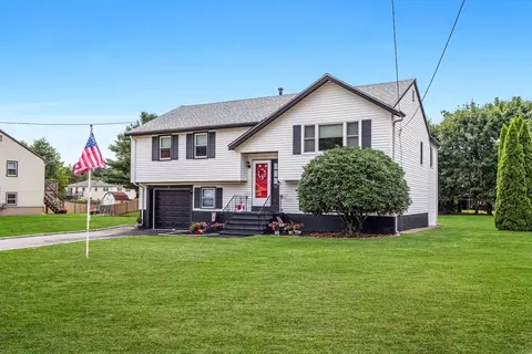 15 Maple Rd, Randolph, MA 02368