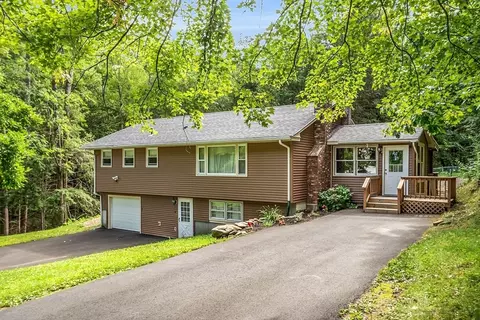 26 Hillcrest Rd, Athol, MA 01331