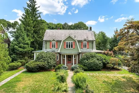 24 Calumet Rd, Winchester, MA 01890