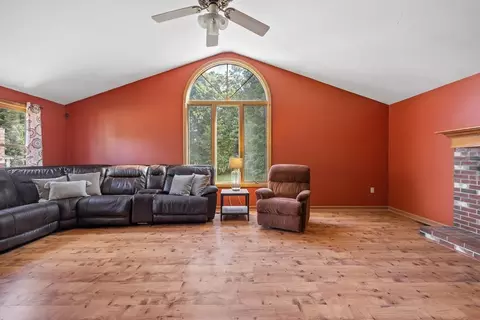 31 Sunset Dr, Dudley, MA 01571 photo 18