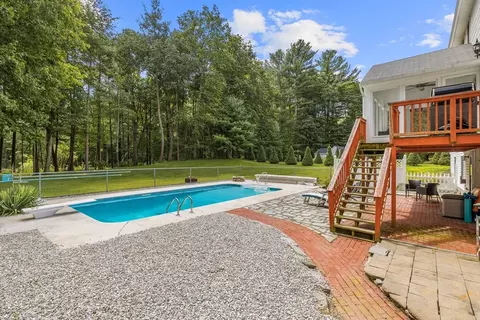 31 Sunset Dr, Dudley, MA 01571 photo 10