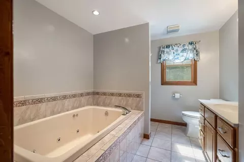 31 Sunset Dr, Dudley, MA 01571 photo 33