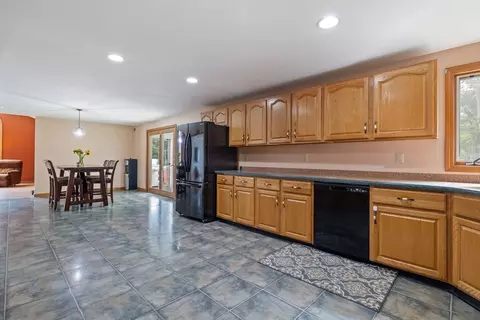 31 Sunset Dr, Dudley, MA 01571 photo 22