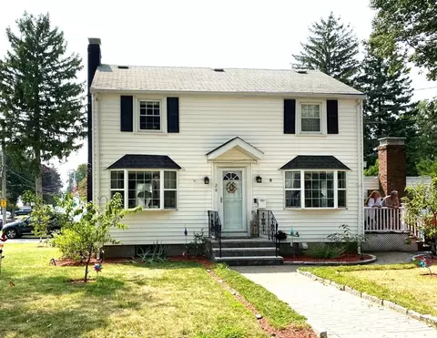 28 Rice Rd, Quincy, MA 02170